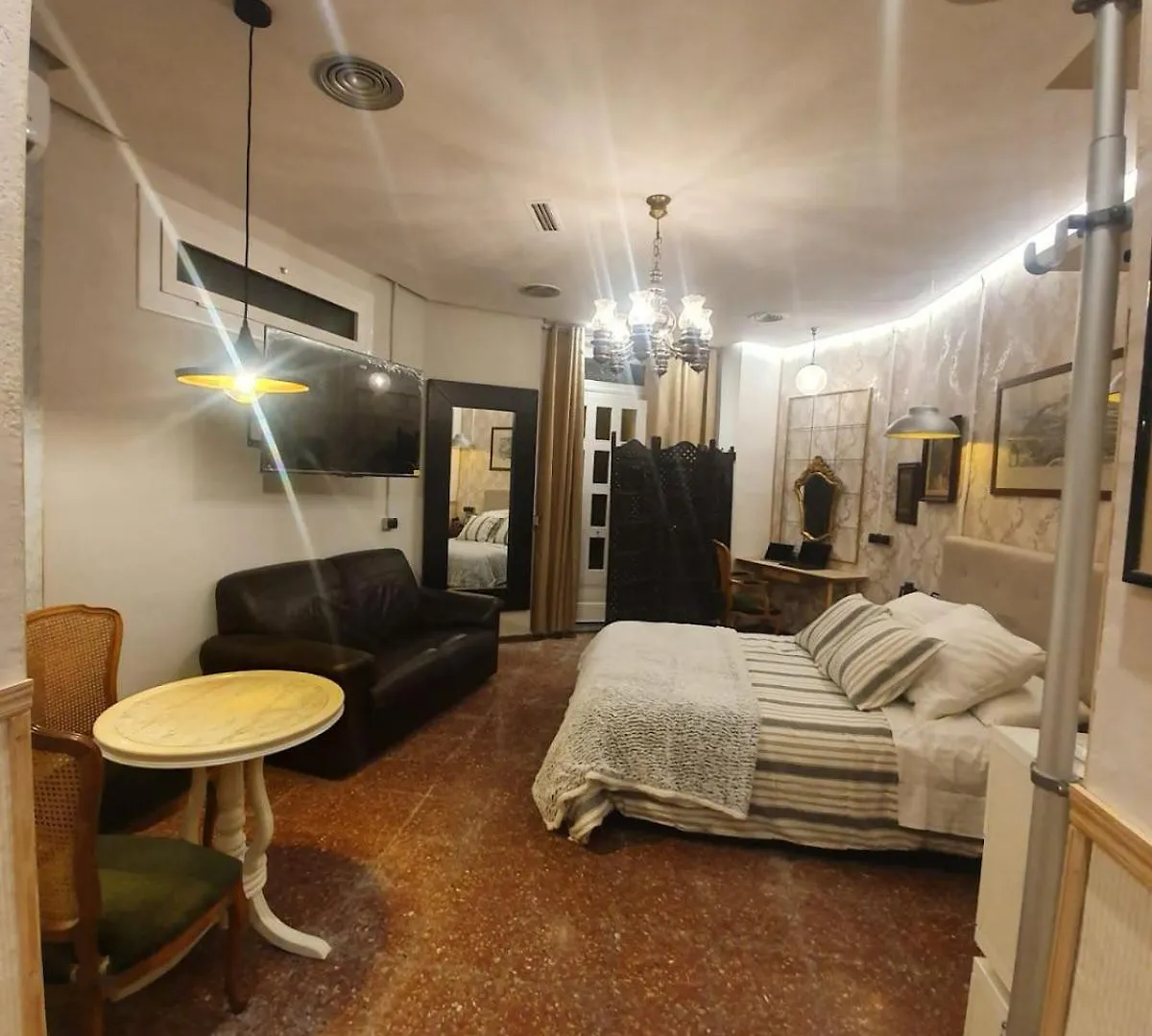 Mini House In Barcelona Is 35M2 Villa L'Hospitalet de Llobregat
