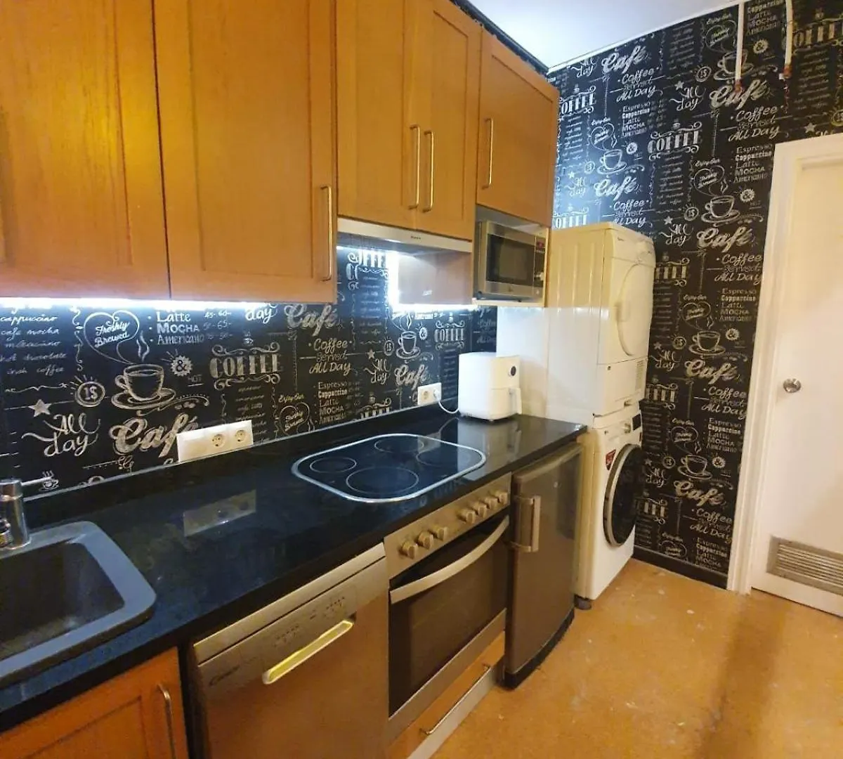 Mini House In Barcelona Is 35M2 Villa L'Hospitalet de Llobregat 0*,